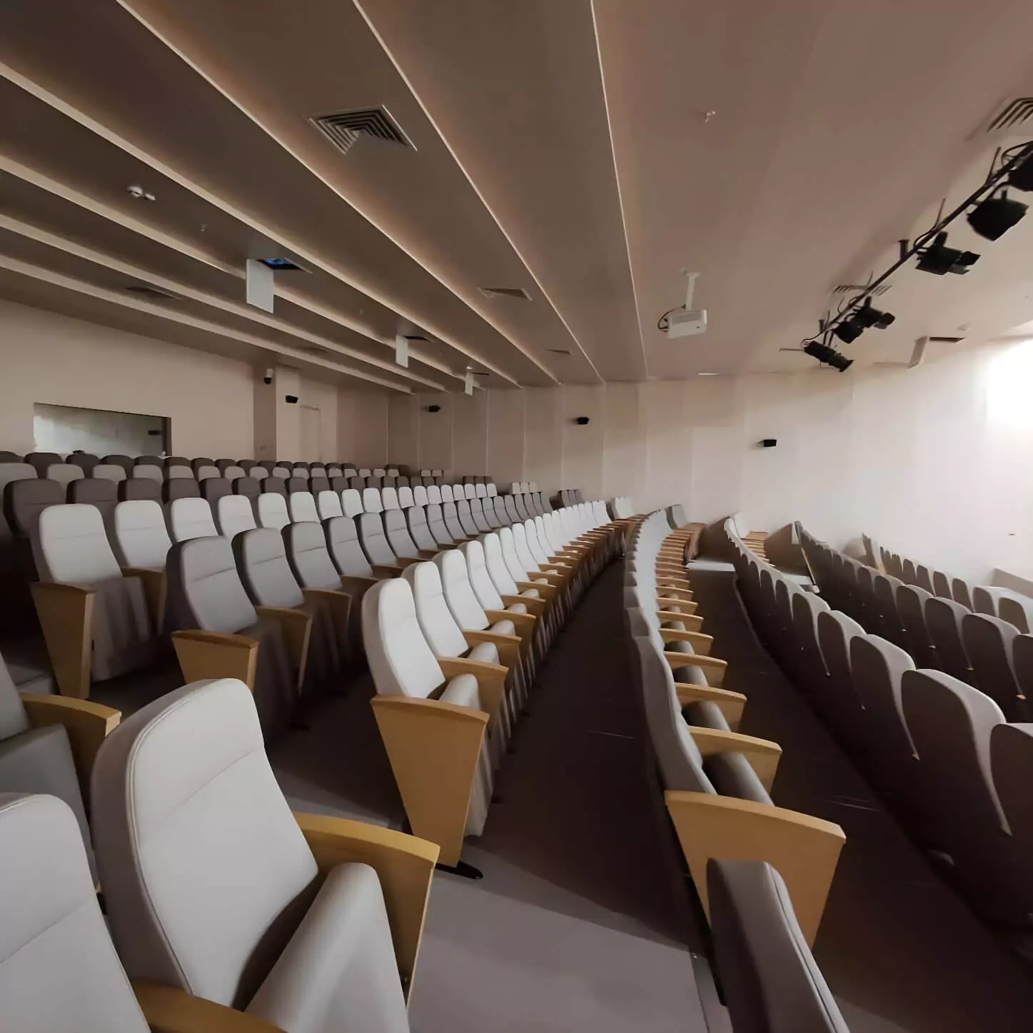 Koltuk Üzerinden Kurulan Mekânlar